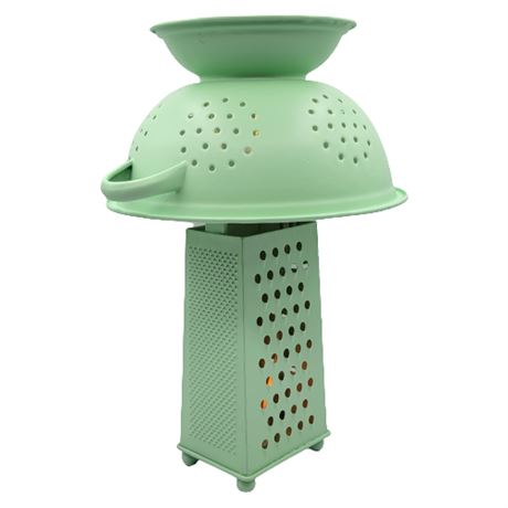 Cracker Barrel Colander & Grater Accent Lamp New in Box