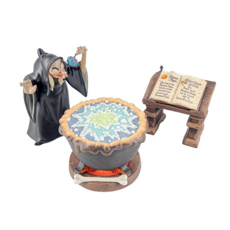 Disney Villains "Evil to the Core" Snow White and the Seven Dwarfs Figurine Set