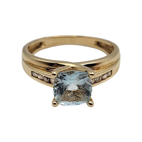 14K Gold Aquamarine & Diamond Ring