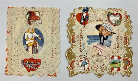 Pair of 1920s Vintage Paper Doily Seaside Vignette Paper Valentine