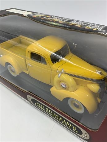 2001 NOS 1937 Studebaker Coupe Pick Up Deluxe Edition Metal Toy Truck