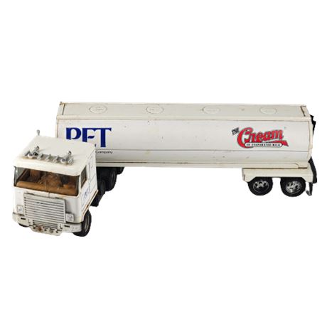 White PET Model Tanker Truck