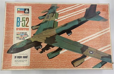 Huge 27” NOS B-52 Stratofortress 1/72 Scale Airplane Model Kit, Unassembled