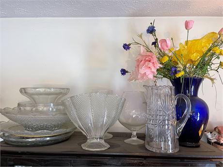 Display Cabinet Top Glassware Lot