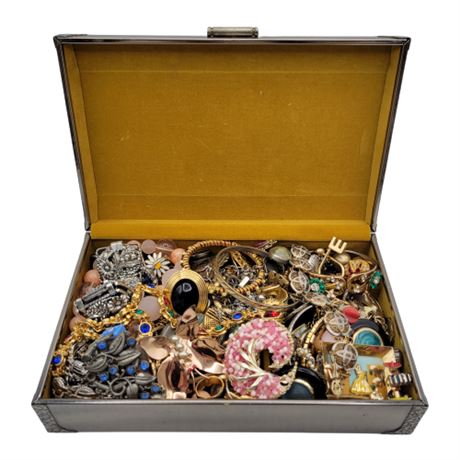 Vintage Costume Jewelry Box Lot 1 of 11