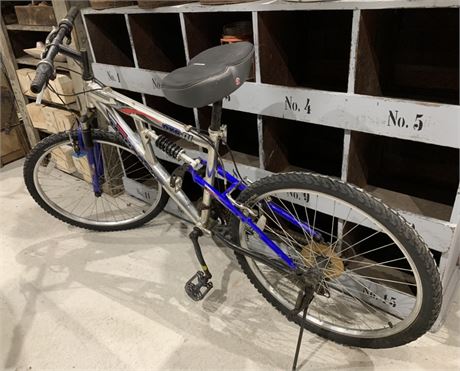 Aluminum Mongoose DXR AL 21 Speed Mountain Bicycle