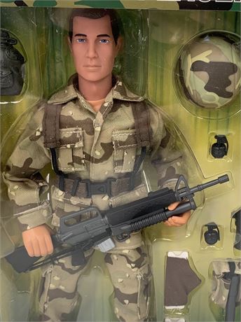 NOS World Peacekeepers 12” Posable Soldier Action Figure