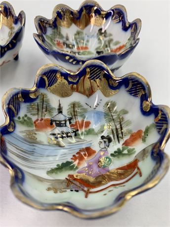 4 Vintage Petite 3” Hand Painted Porcelain Geisha Girl Scalloped Nut Bowl Set