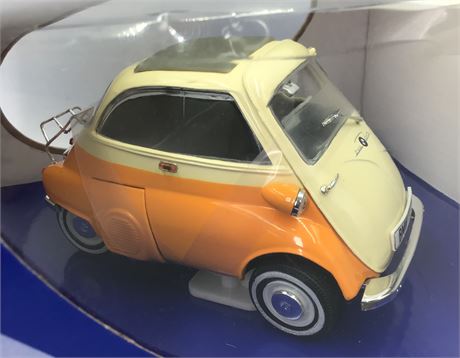 NOS BMW Isetta 250 Die-Cast 1/18 scale Car Model