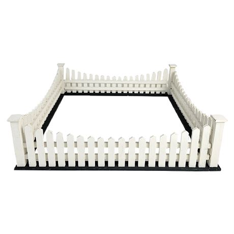 Byers' Choice "The Carolers" Picket Fence