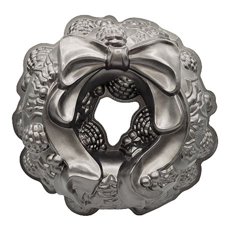 Nordic Ware Holiday Wreath Bundt Cake Pan